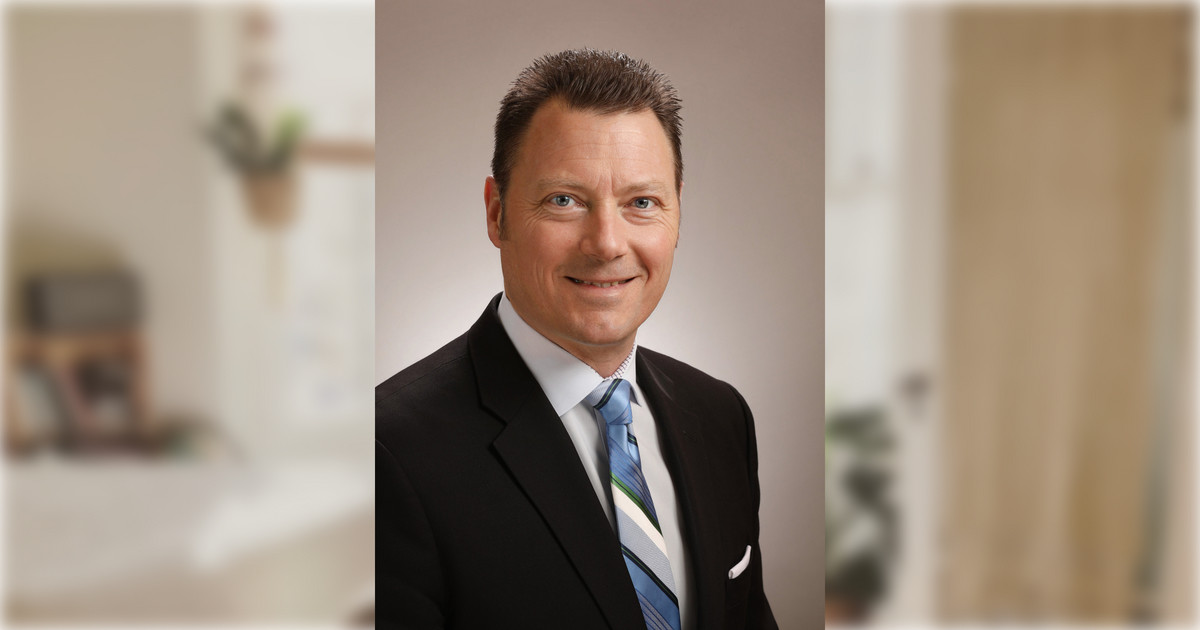 Podcast: Video Will Replace Email? - A Guide to Using Video for All Aspects of Your Business with Rob Jacomen