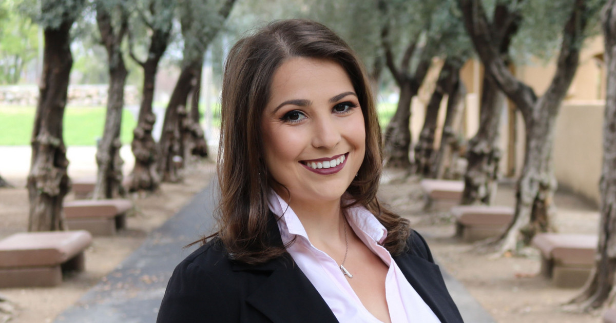 Podcast: Building a Strong, Memorable Brand with Alexis Schomer, CEO of Simply Branded