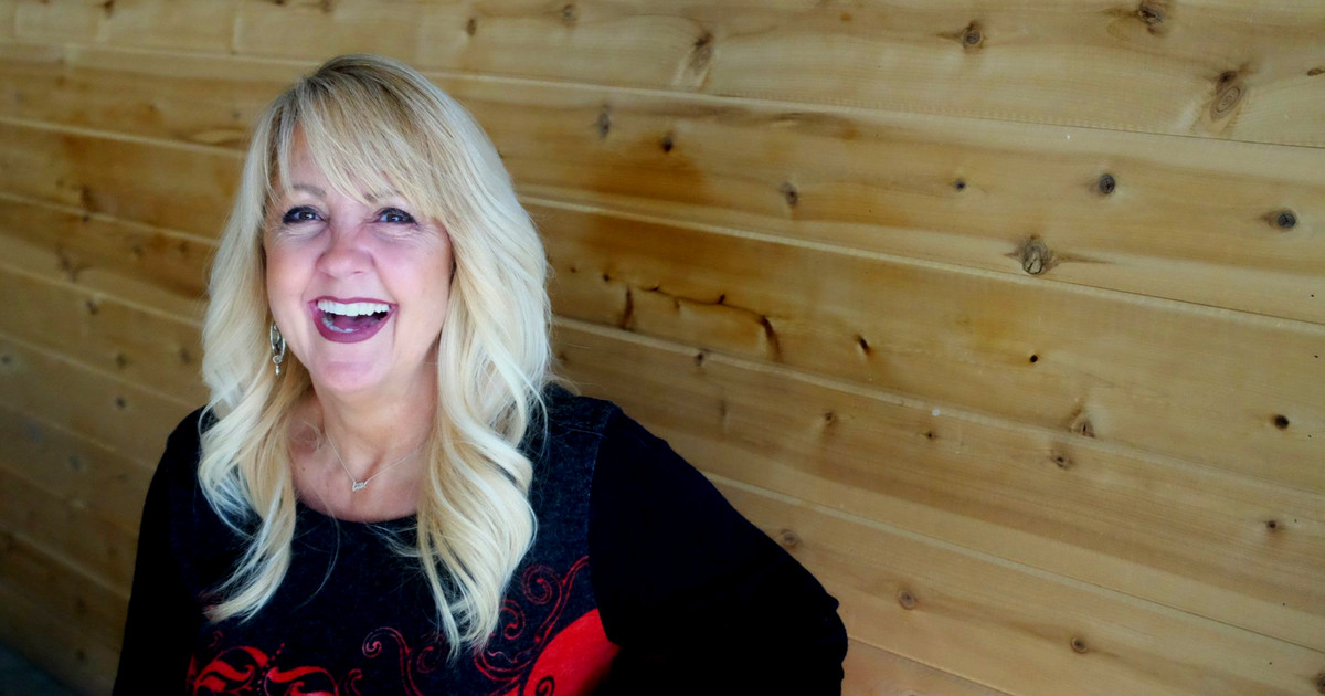 Podcast: Leveraging the Power of Social Media Content with Gina Schreck, President and CEO of SocialKNX