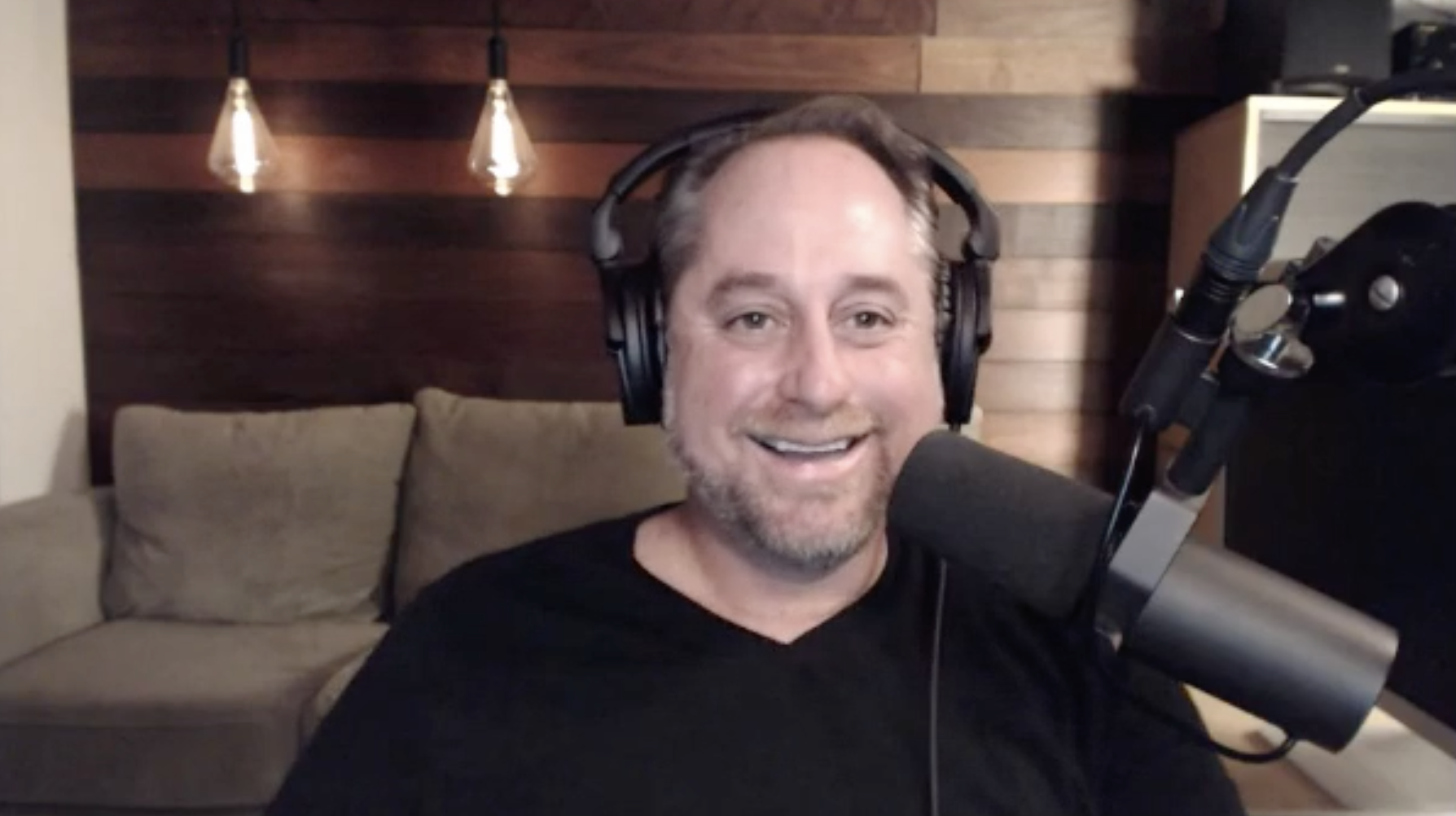 Podcast: Unleashing the Power of LinkedIn and Podcasting with Billy Samoa Saleebey