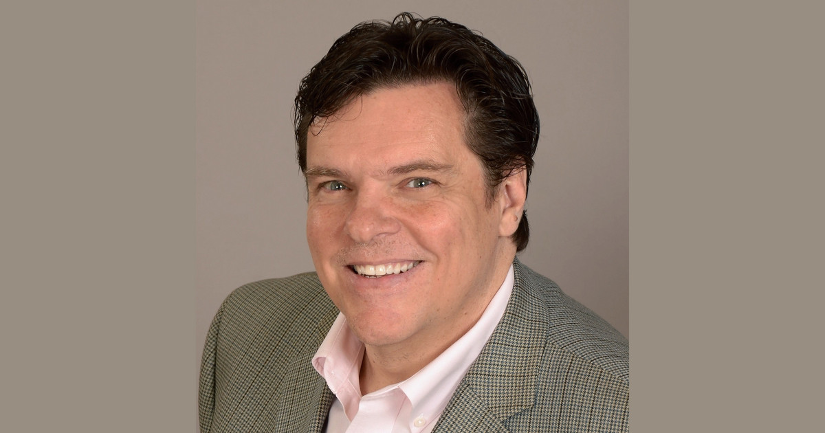Podcast: Improving Our Sales Skills with Terry Lancaster, a Stellar Social Sales Trainer and Number One Best-Selling Author
