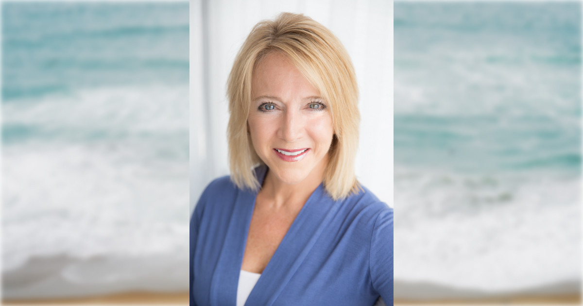 Podcast: How to Sell with the Right Sales Language with Liz Wendling