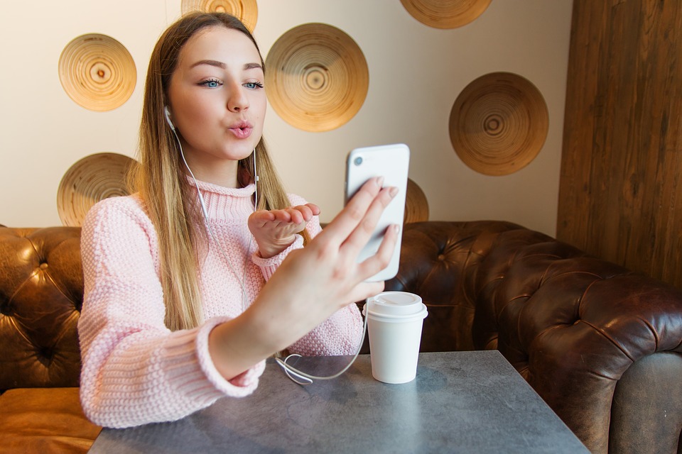 6 Tips to Shoot a Strong Video of Yourself
